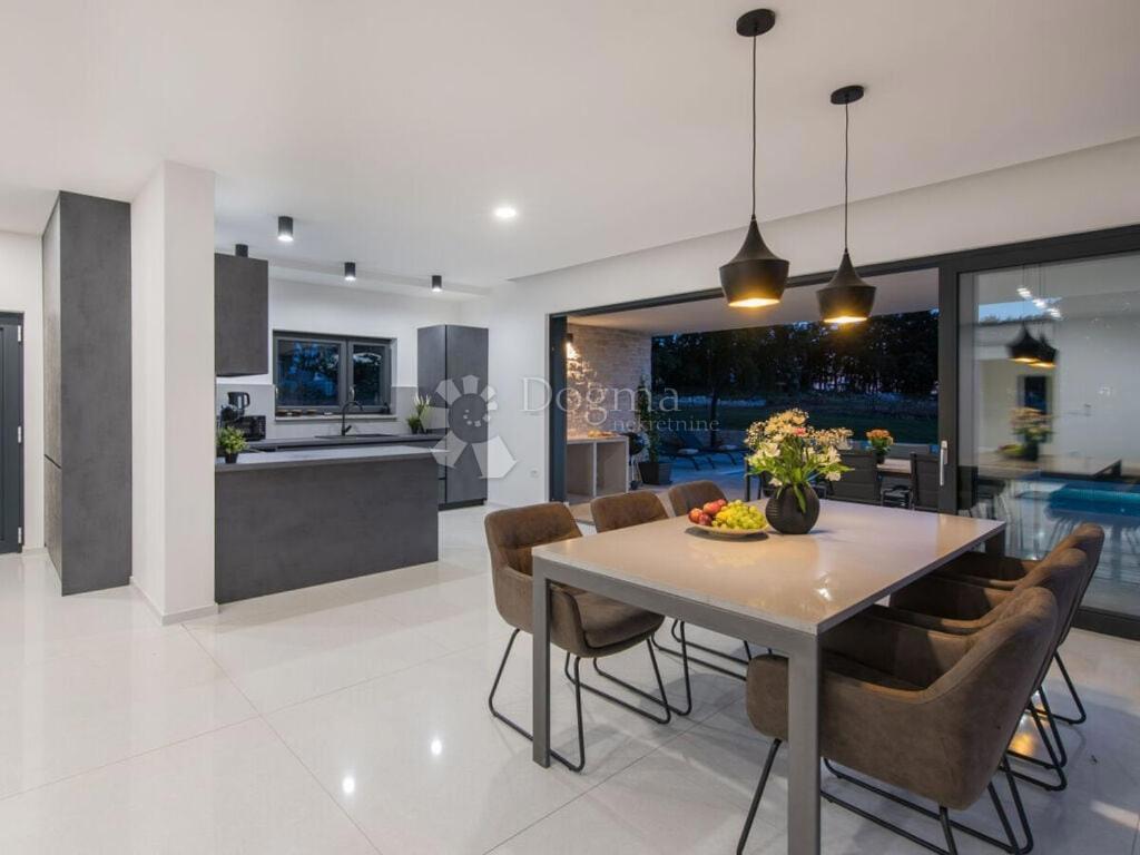 Hiša Sveti Petar u Šumi, Sveti Petar U Šumi, 140m2