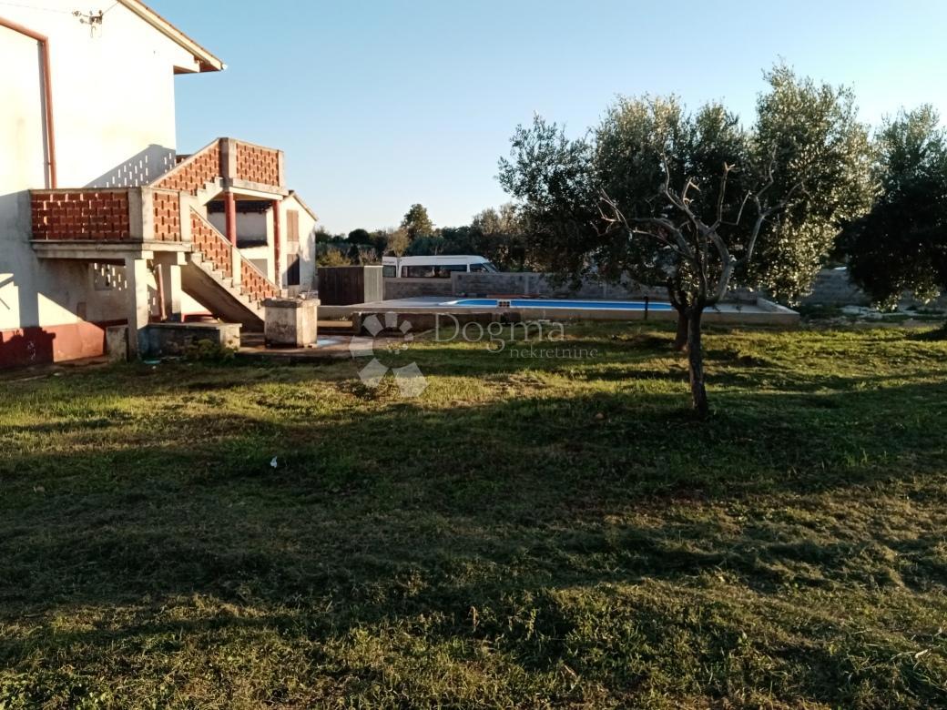 Hiša Rakalj, Marčana, 280m2