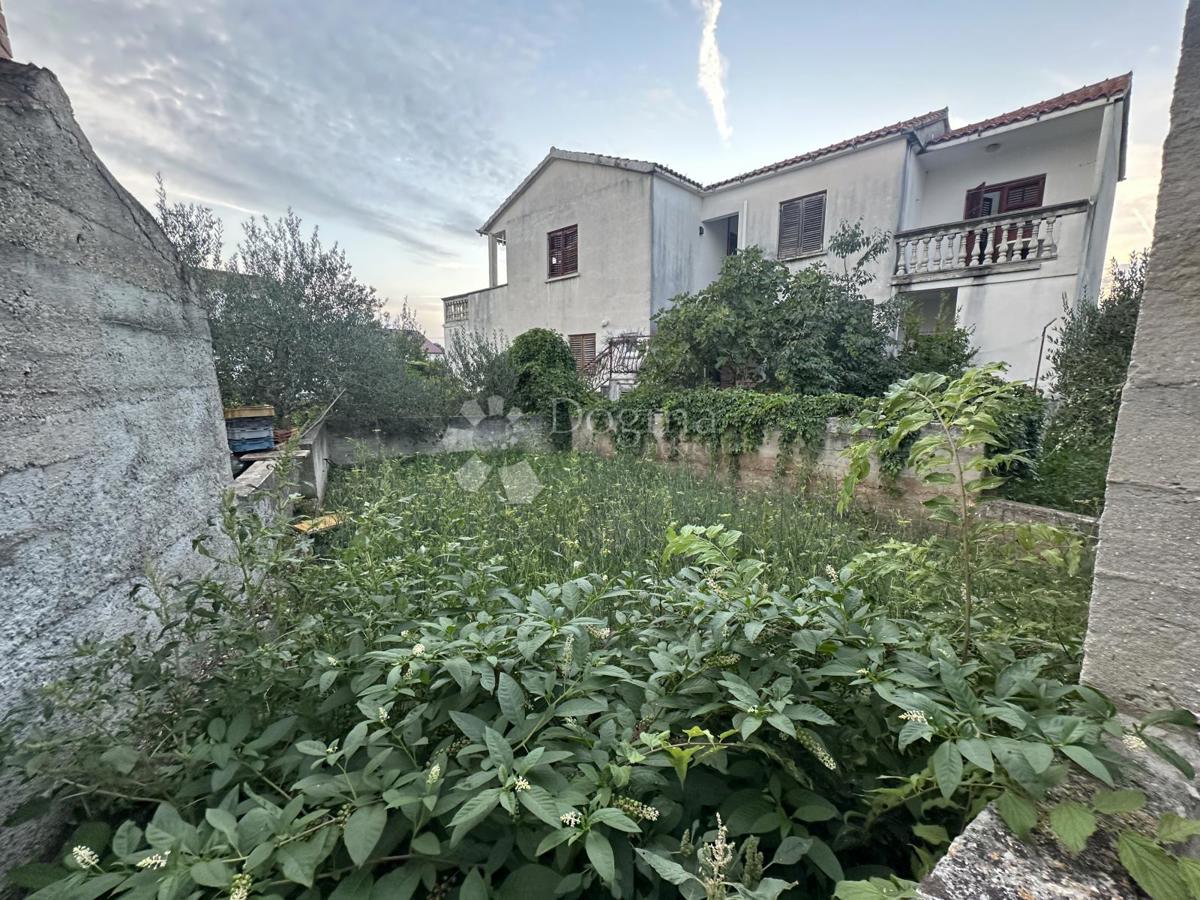 Zazidljivo zemljišče Jezera, Tisno, 528m2