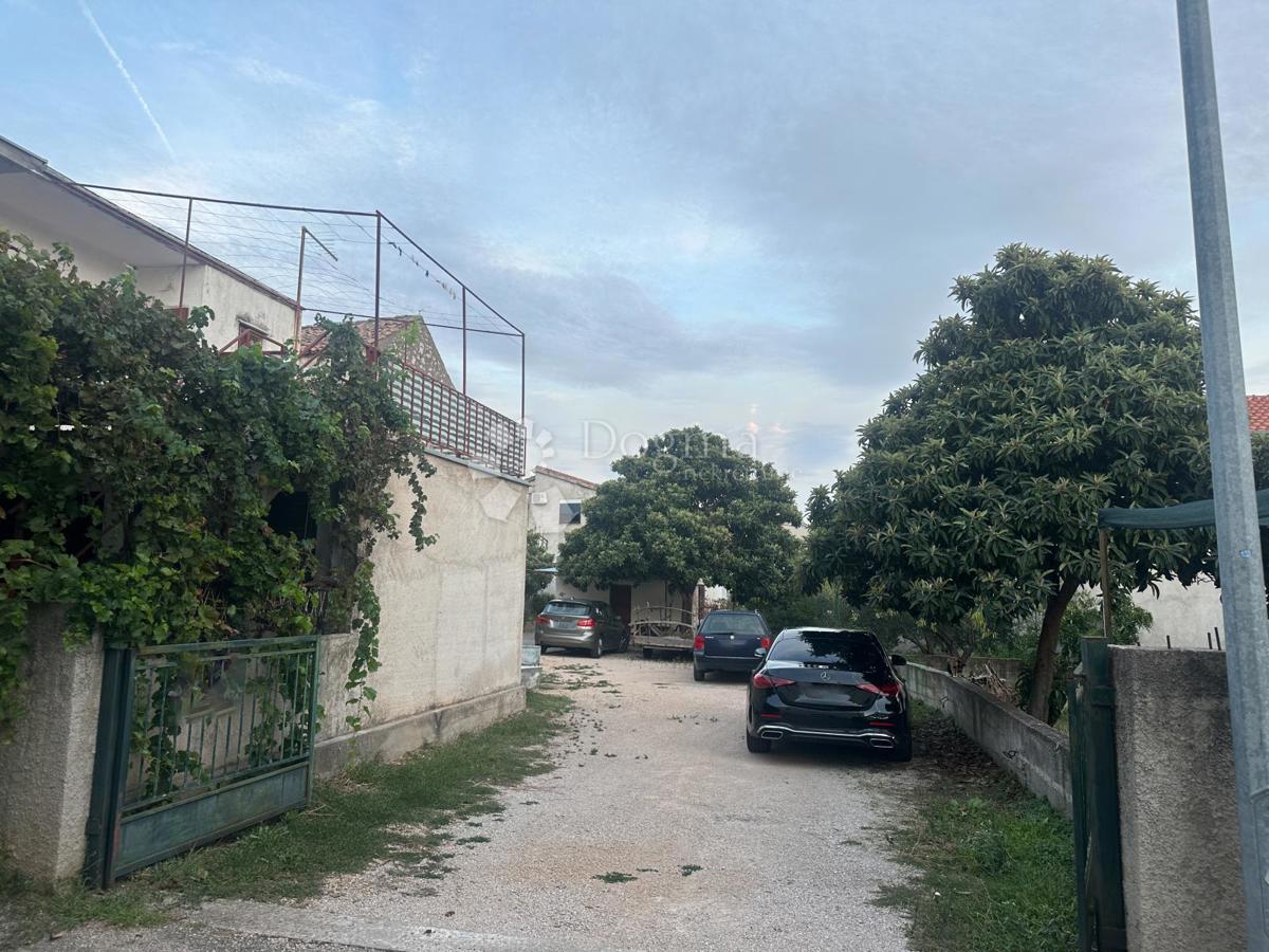 Zazidljivo zemljišče Jezera, Tisno, 528m2