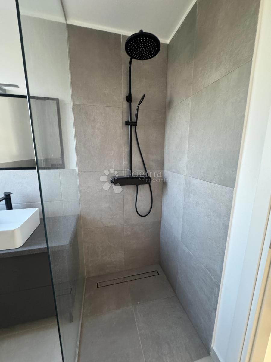 Stanovanje Maslenica, Jasenice, 72m2