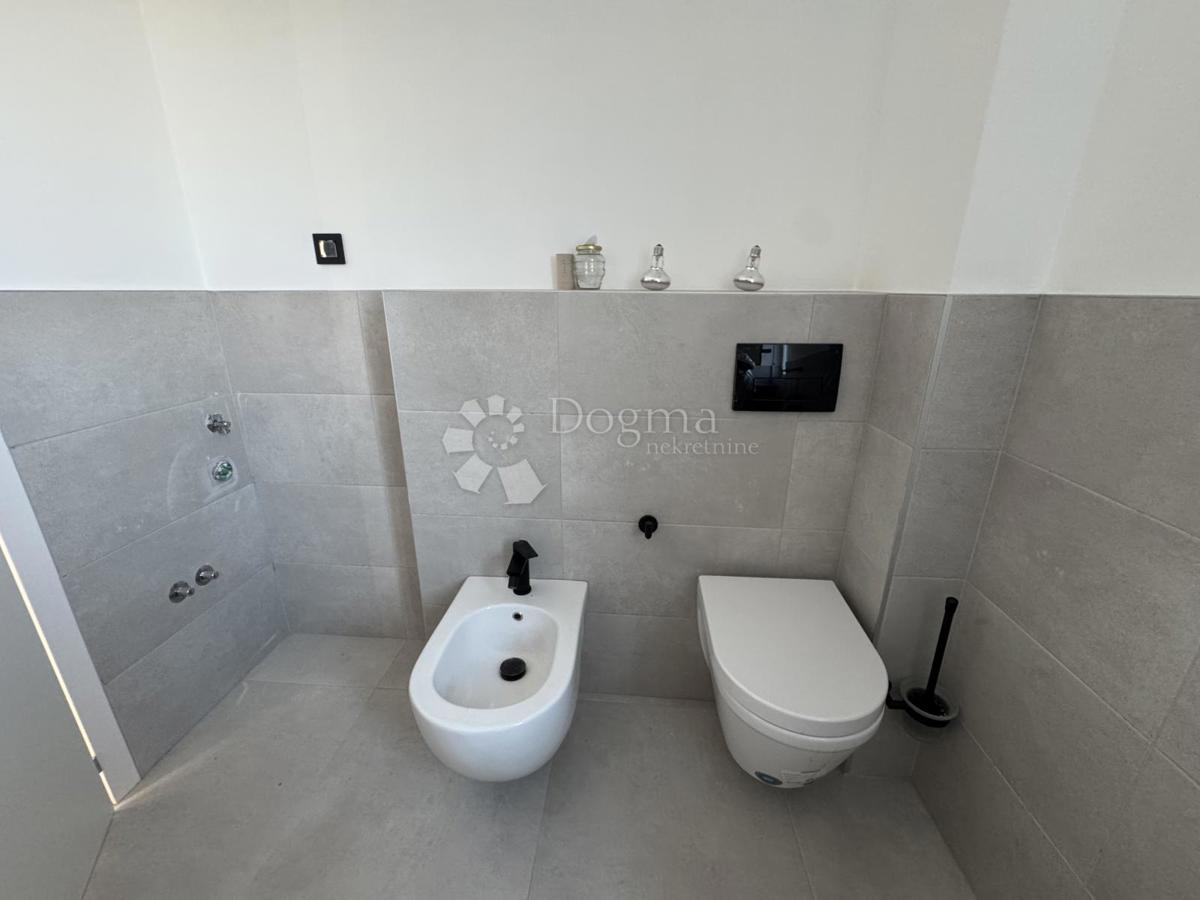 Stanovanje Maslenica, Jasenice, 72m2