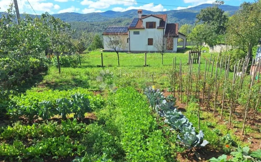 Zazidljivo zemljišče Brešca, Matulji, 694m2