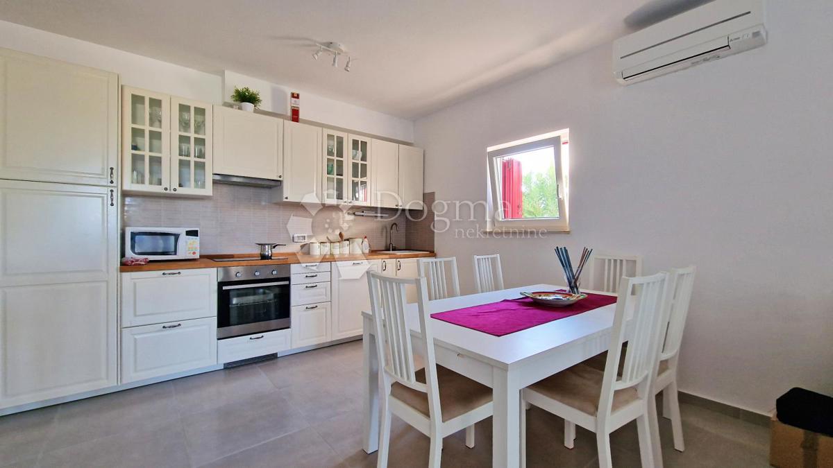 Stanovanje Peroj, Vodnjan, 130m2