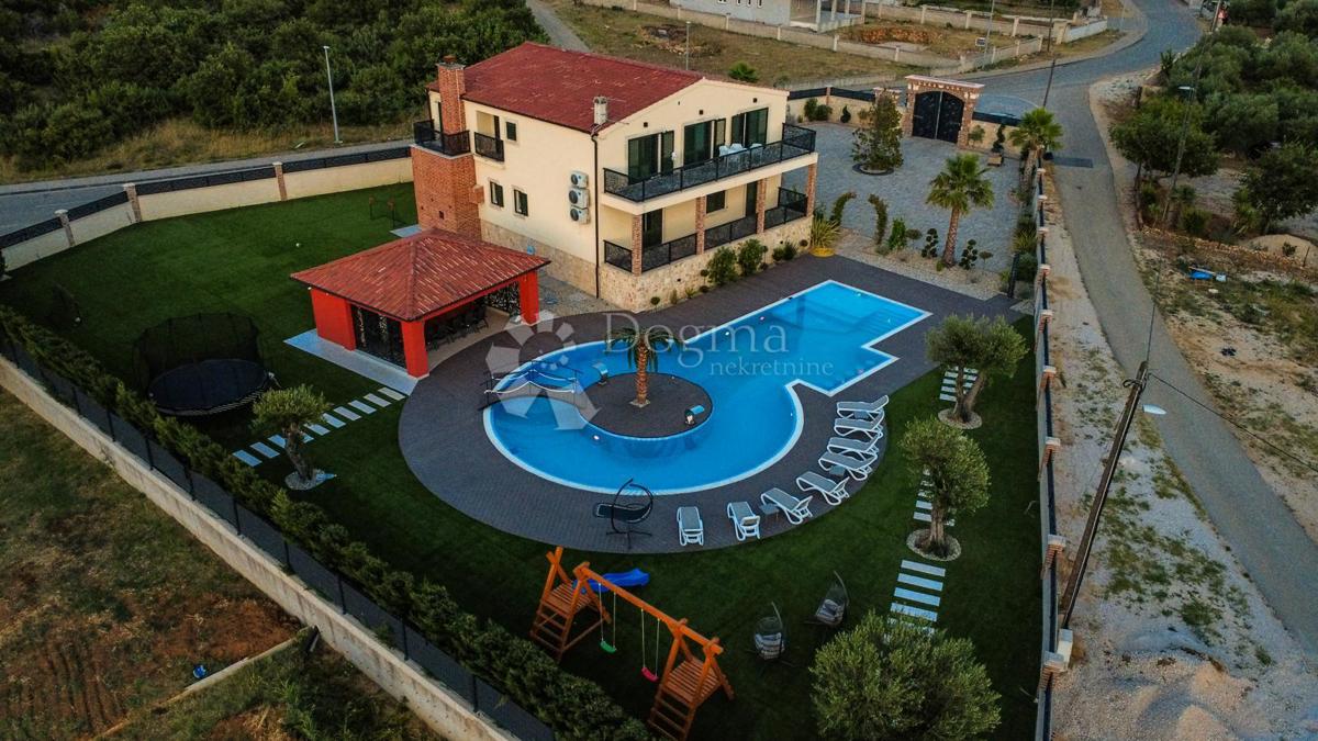 Hiša Visočane, Poličnik, 263m2