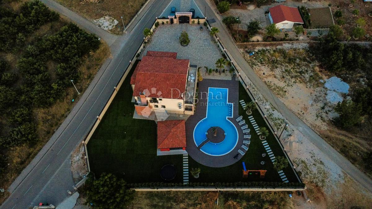 Hiša Visočane, Poličnik, 263m2