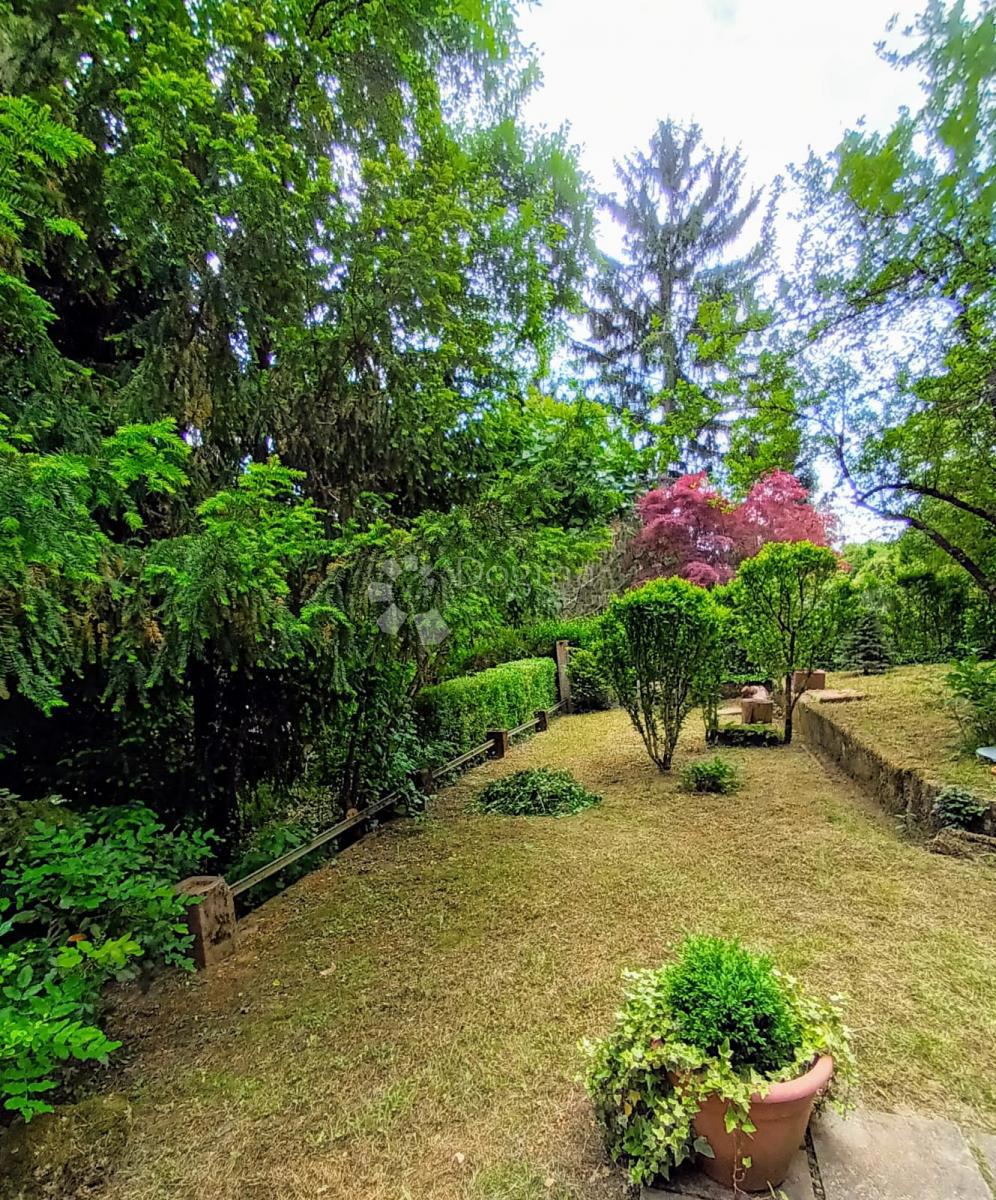 Hiša Britanac, Gornji Grad - Medveščak, 350m2