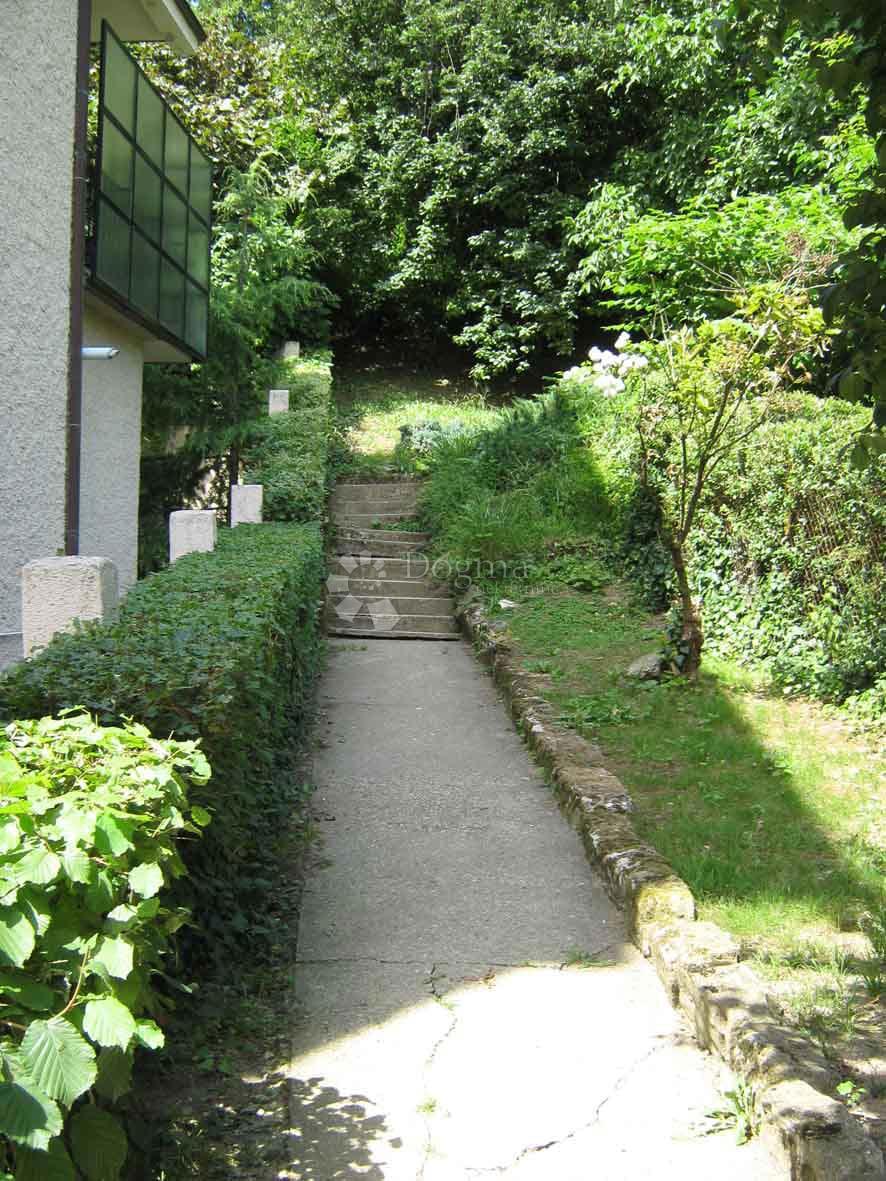 Hiša Britanac, Gornji Grad - Medveščak, 350m2