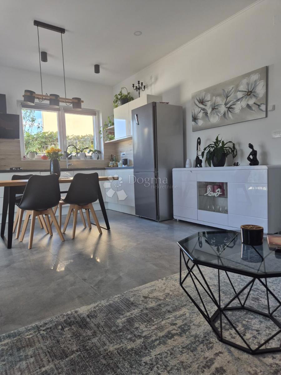 Stanovanje Brodarica, Šibenik - Okolica, 83,23m2