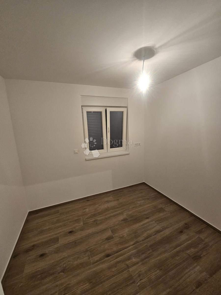 Stanovanje Trogir, 62m2