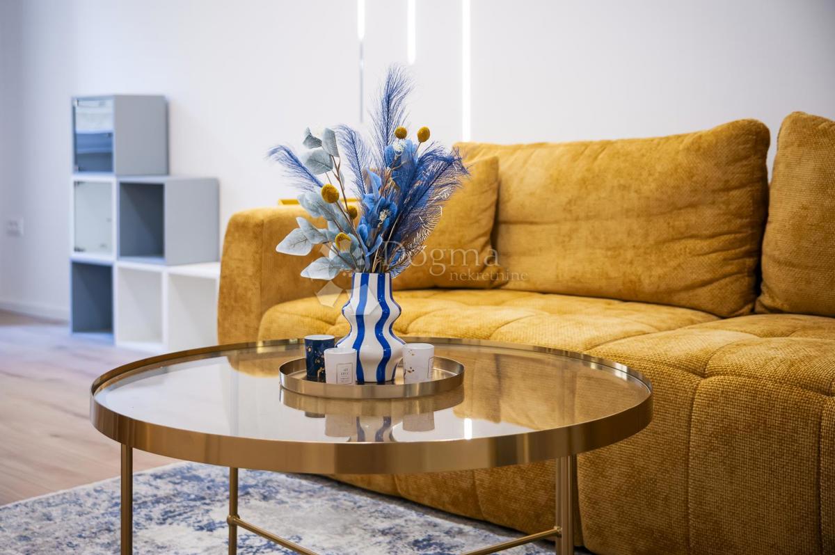 ČUDOVITO STANOVANJE V CENTRU ROVINJA