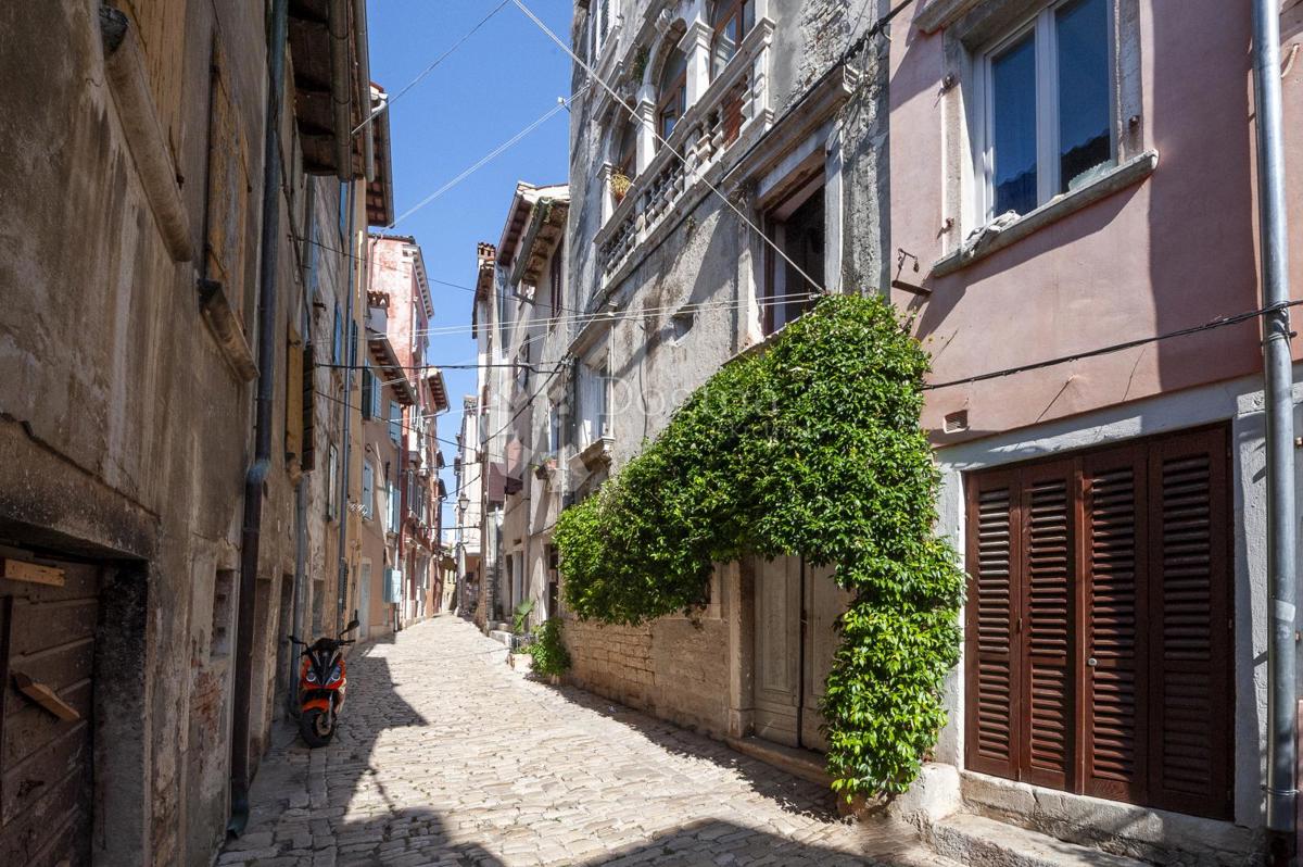 ČUDOVITO STANOVANJE V CENTRU ROVINJA