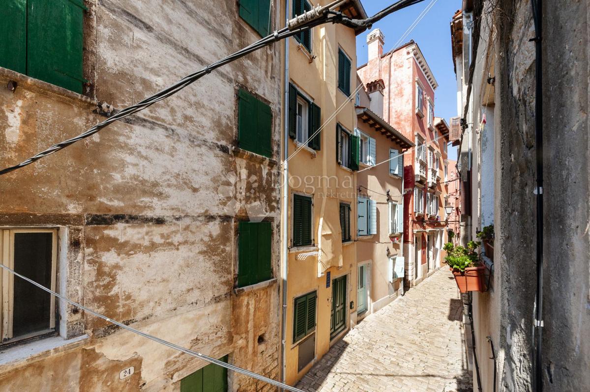 ČUDOVITO STANOVANJE V CENTRU ROVINJA