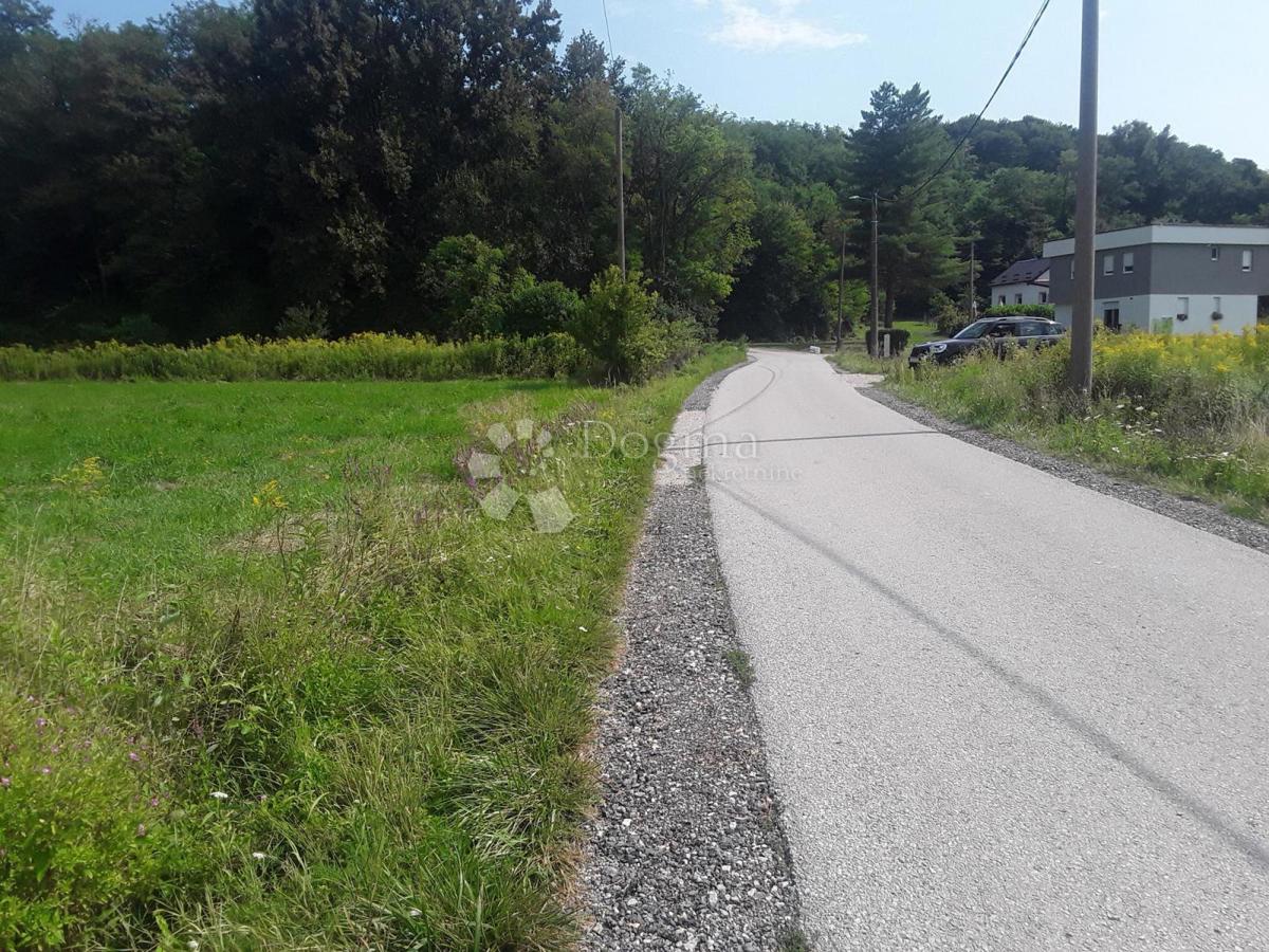 Zazidljivo zemljišče Donja Drenova, Sveti Ivan Zelina, 3.032m2