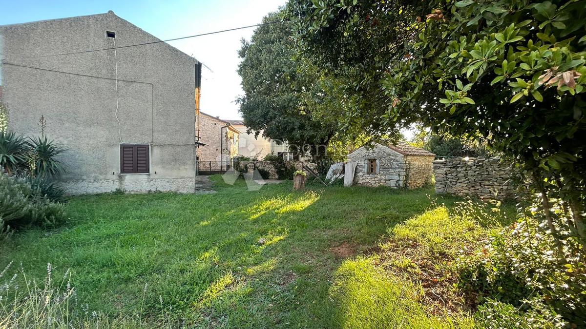 POL-SAMOSTOJNA HIŠA Z VRTOM - Šišan