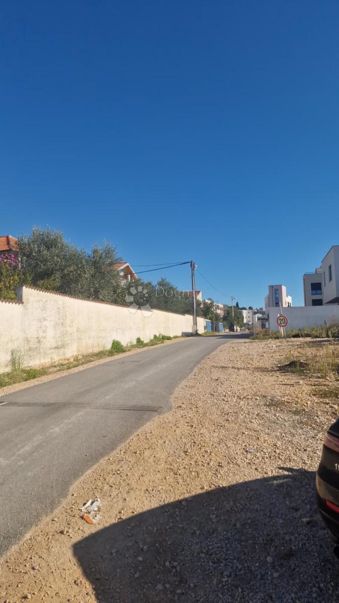 Bili brig - 1427 m2 za 3 stanovanjske enote