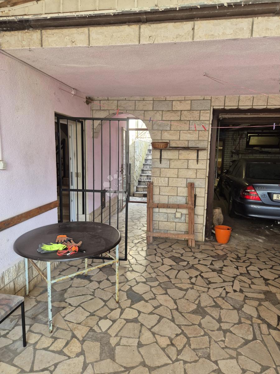 Hiša Novi Vinodolski, 489m2