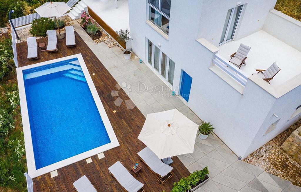 Hiša Žman, Sali, 172m2