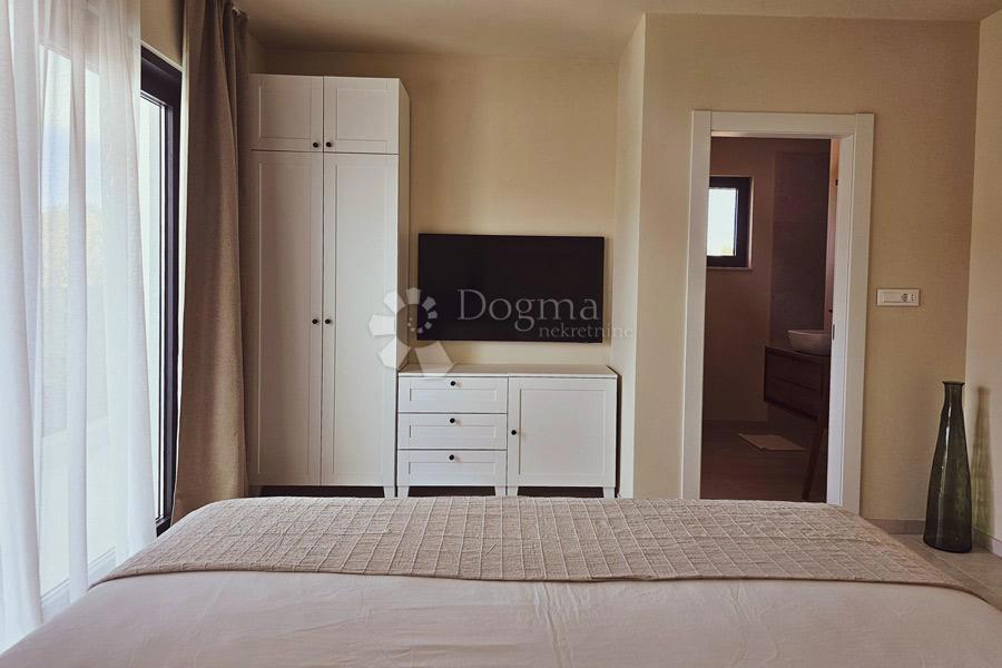 Hiša Žman, Sali, 172m2