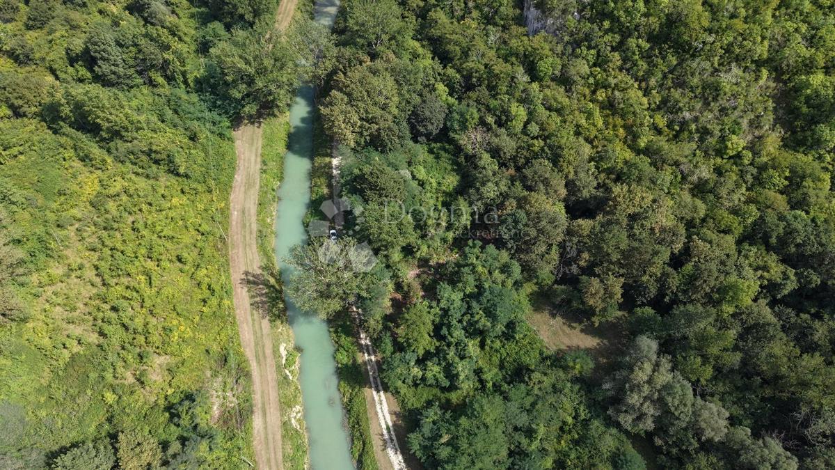 Kmetijsko zemljišče Sovinjak, Buzet, 1.002m2
