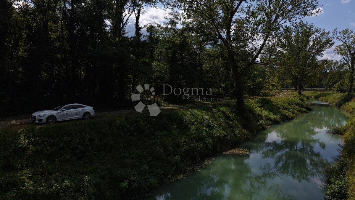 Kmetijsko zemljišče Sovinjak, Buzet, 1.002m2