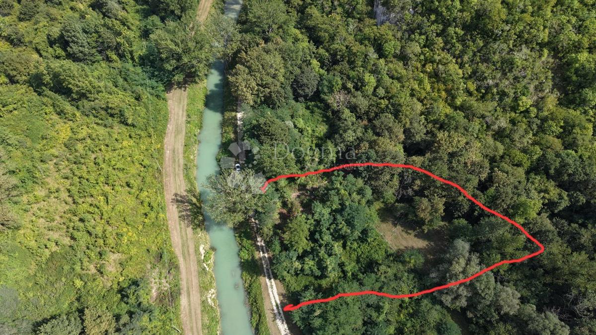 Kmetijsko zemljišče Sovinjak, Buzet, 1.002m2