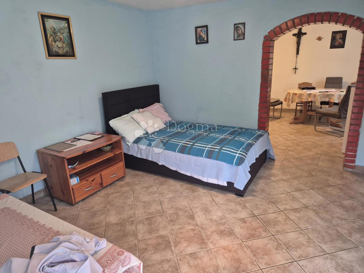 Hiša Mala Gora, Pregrada, 518m2