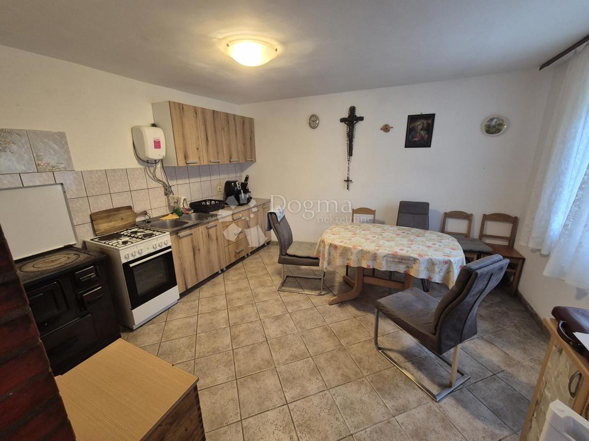 Hiša Mala Gora, Pregrada, 518m2