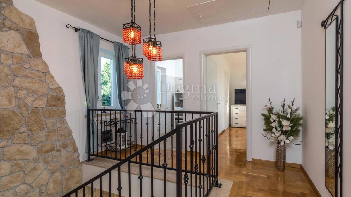 Hiša Smoljanci, Svetvinčenat, 180m2