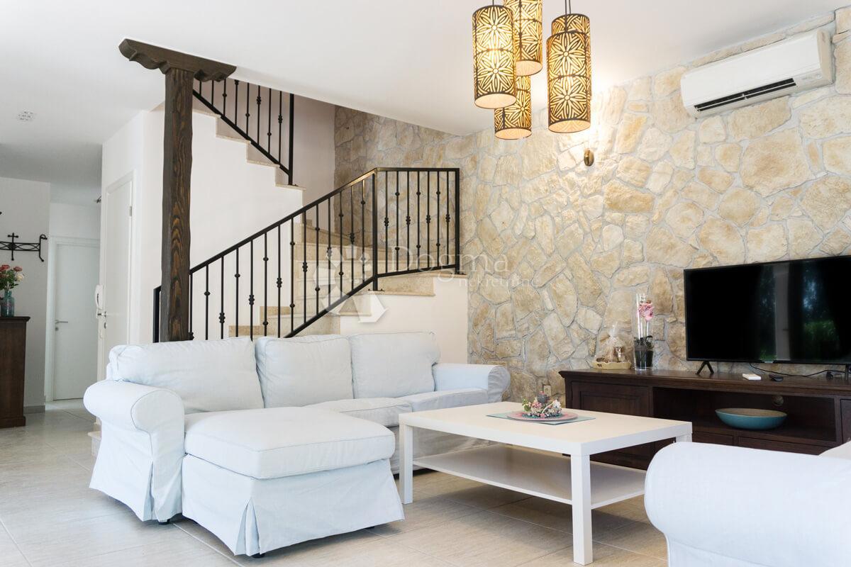 Hiša Smoljanci, Svetvinčenat, 180m2