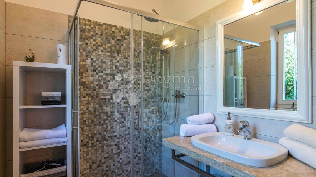 Hiša Smoljanci, Svetvinčenat, 180m2