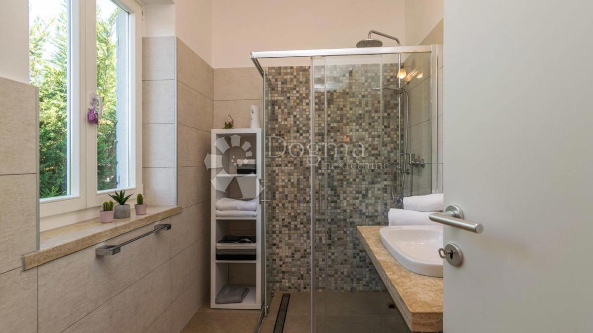 Hiša Smoljanci, Svetvinčenat, 180m2