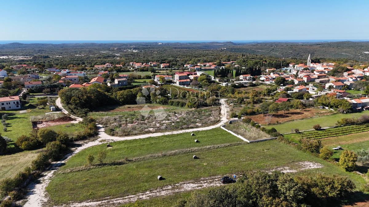 Zazidljivo zemljišče Kanfanar, 646m2