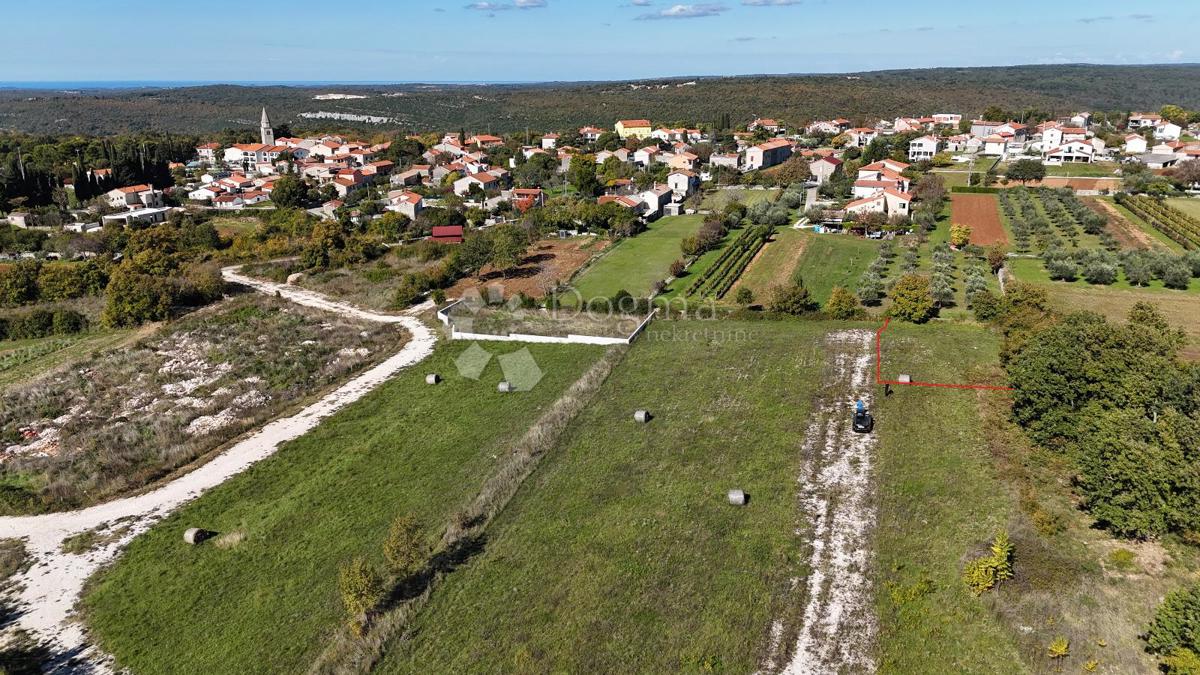 Zazidljivo zemljišče Kanfanar, 646m2