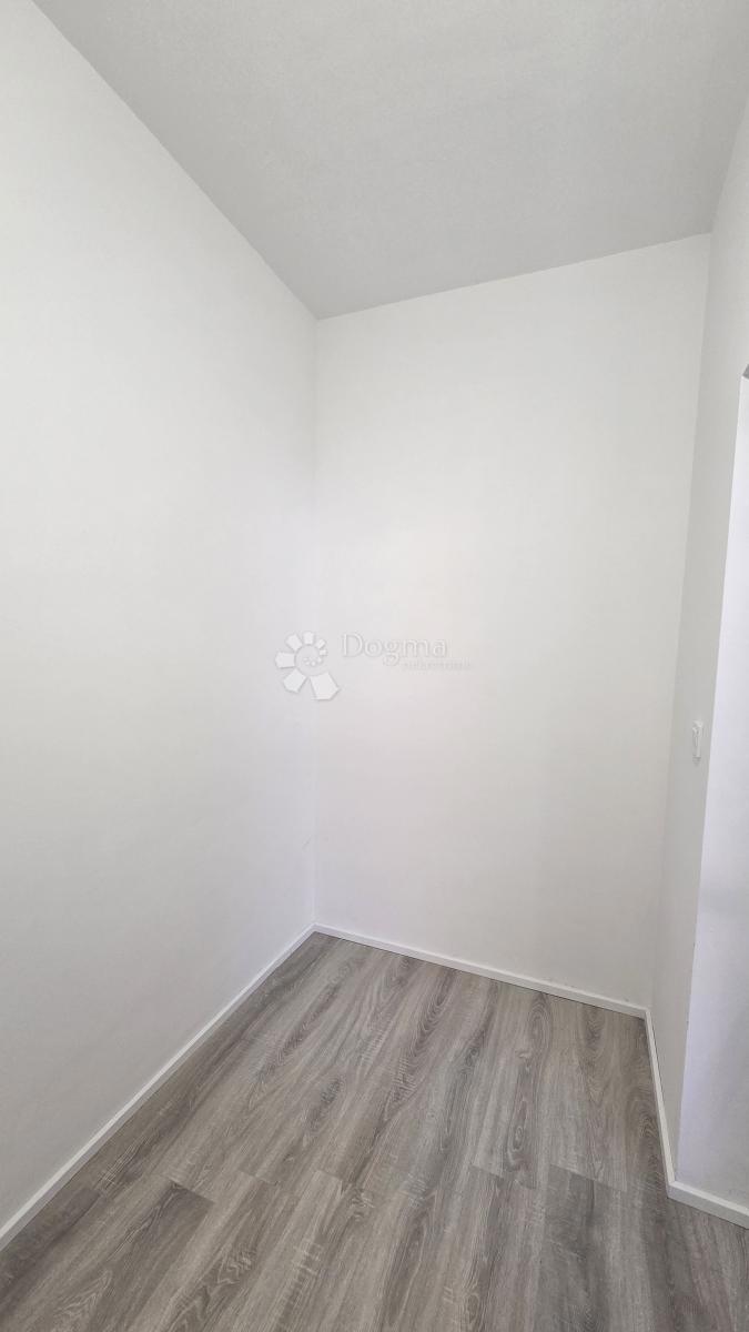 Poslovni prostor Saršoni, Viškovo, 73,14m2