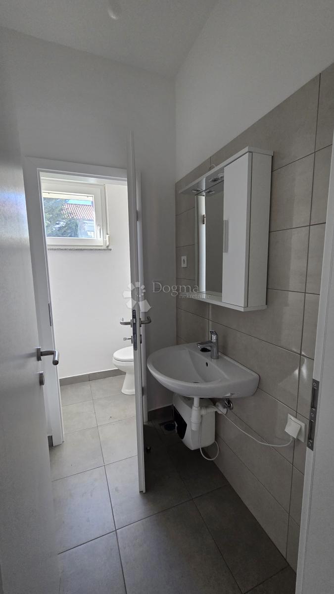 Poslovni prostor Saršoni, Viškovo, 73,14m2