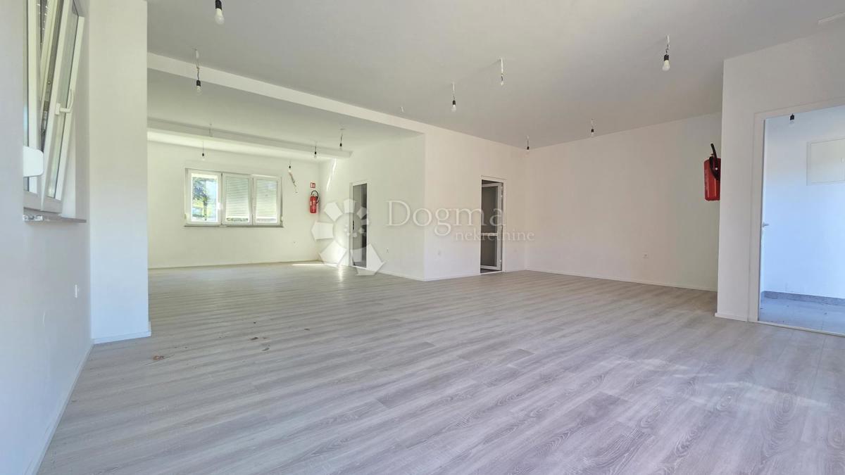 Poslovni prostor Saršoni, Viškovo, 73,14m2