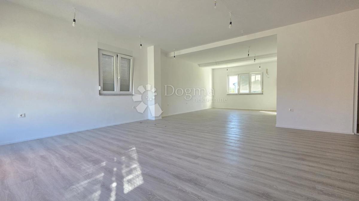 Poslovni prostor Saršoni, Viškovo, 73,14m2