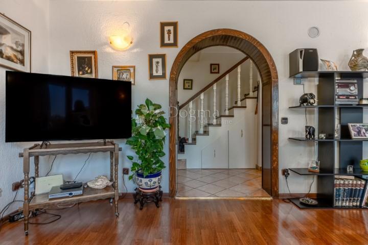 Hiša Kostrena, 126m2