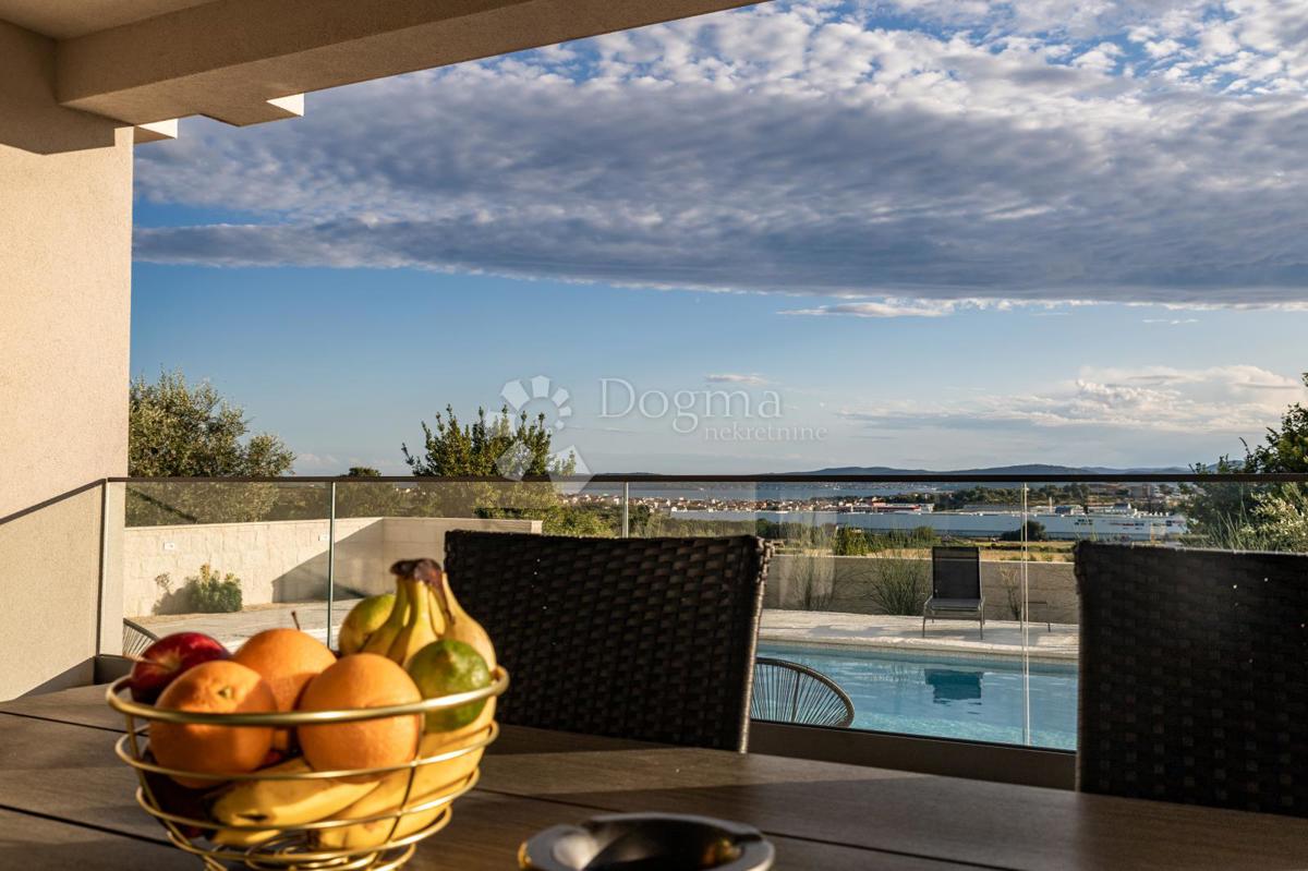 Hiša Crno, Zadar, Jadranska magistrala, 95m2