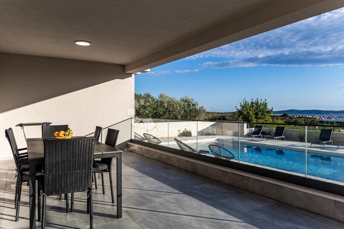 Hiša Crno, Zadar, Jadranska magistrala, 95m2