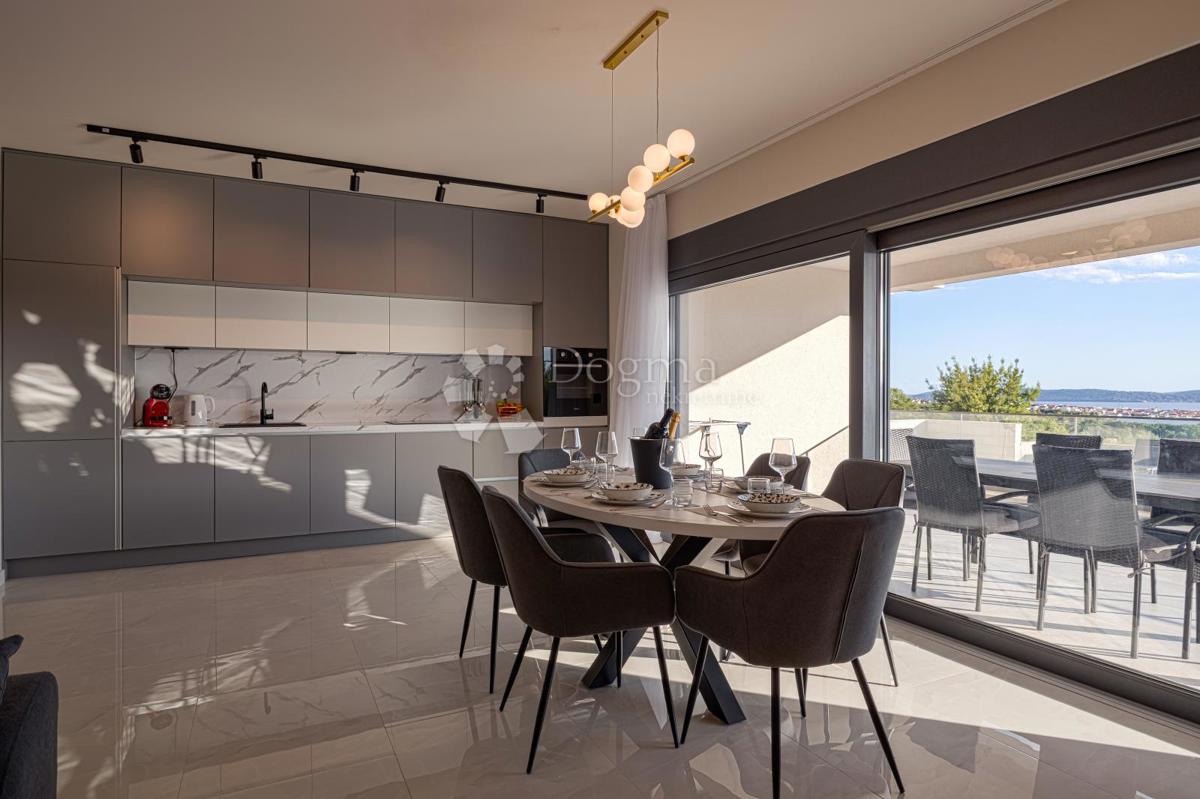 Hiša Crno, Zadar, Jadranska magistrala, 95m2