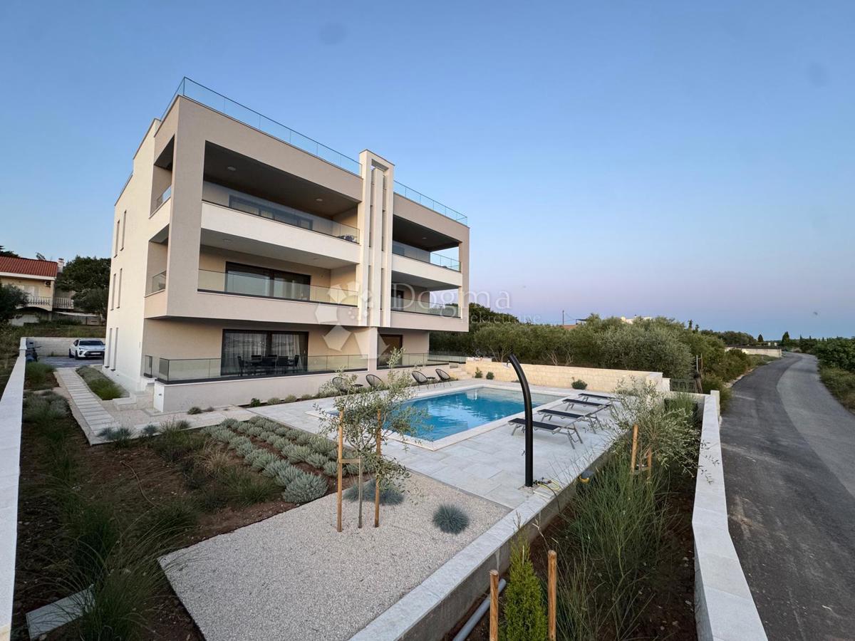 Hiša Crno, Zadar, Jadranska magistrala, 95m2