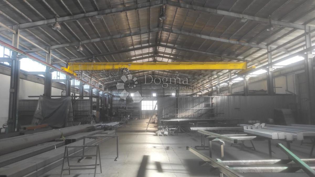 Poslovni prostor Opuzen, 1.786,21m2