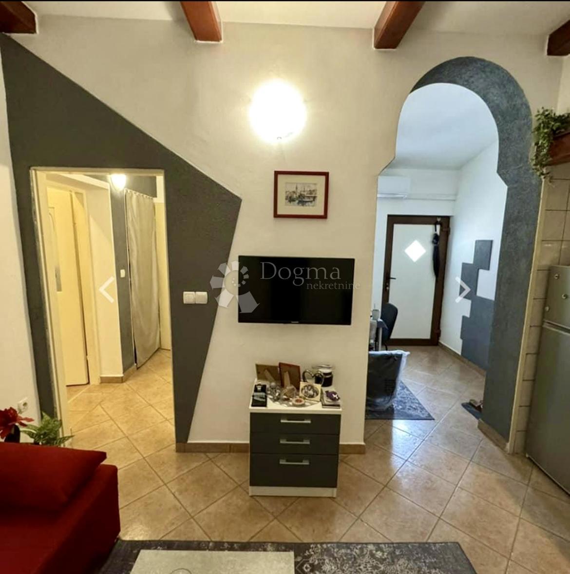 Stanovanje Centar, Pula, 43m2