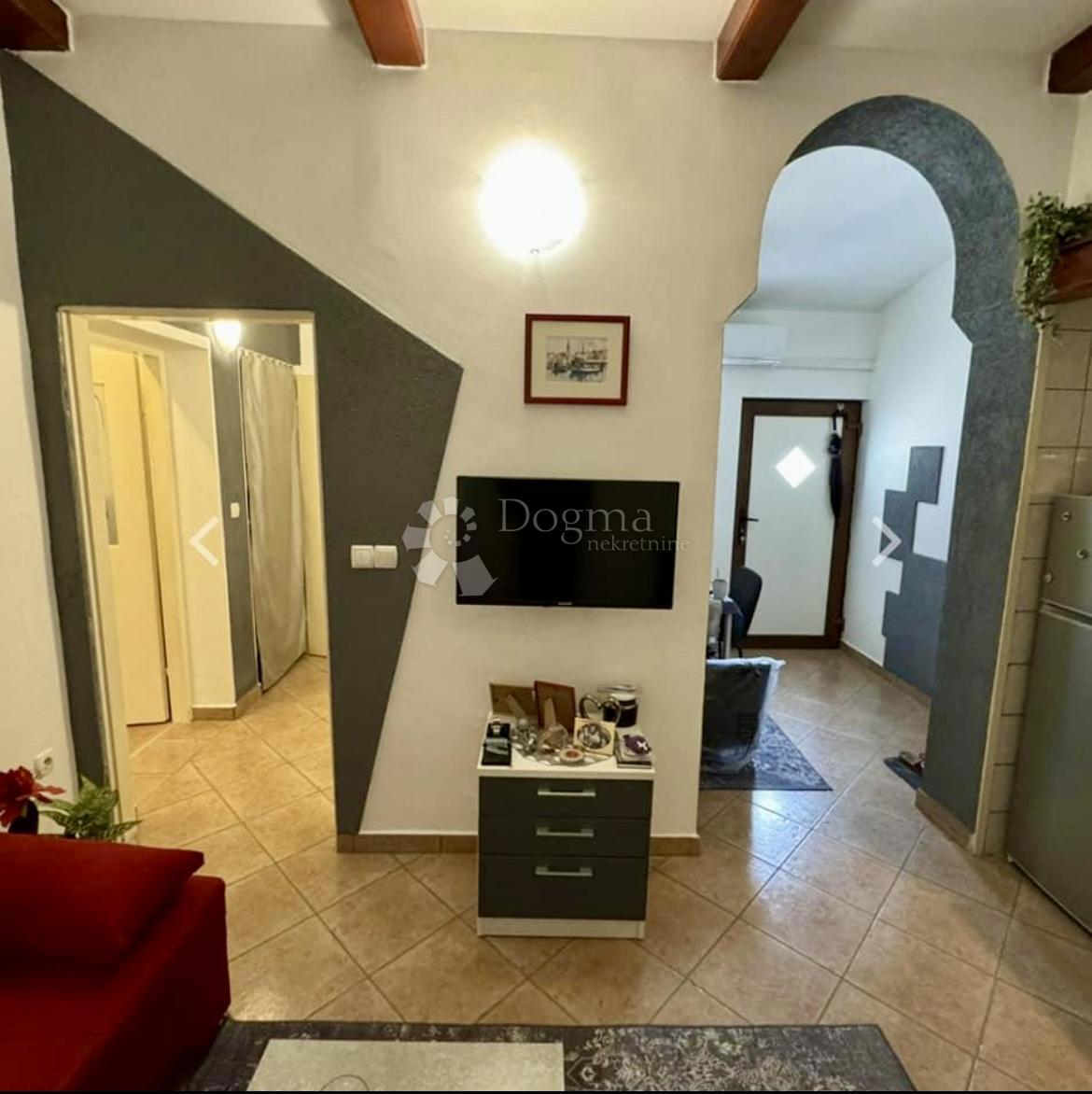 Stanovanje Centar, Pula, 43m2