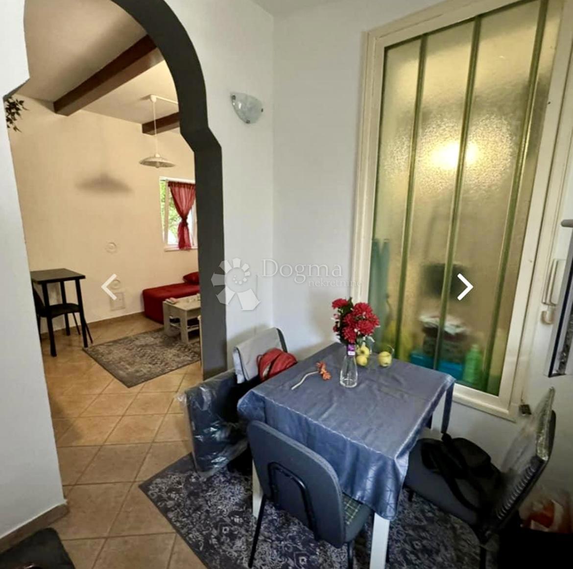 Stanovanje Centar, Pula, 43m2