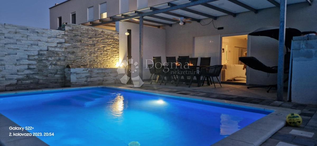 Stanovanje Ugljan, Preko, 115,40m2