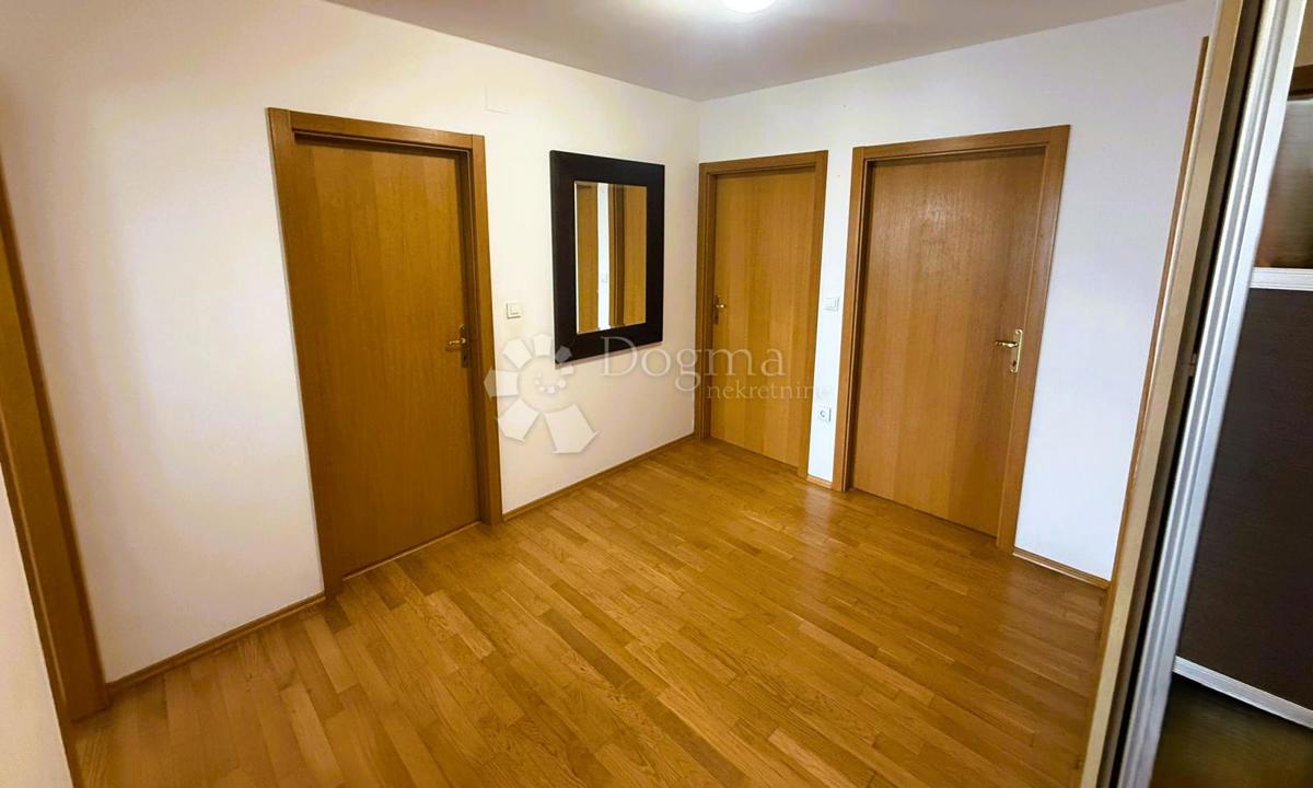 Stanovanje Centar, Varaždin, 77m2