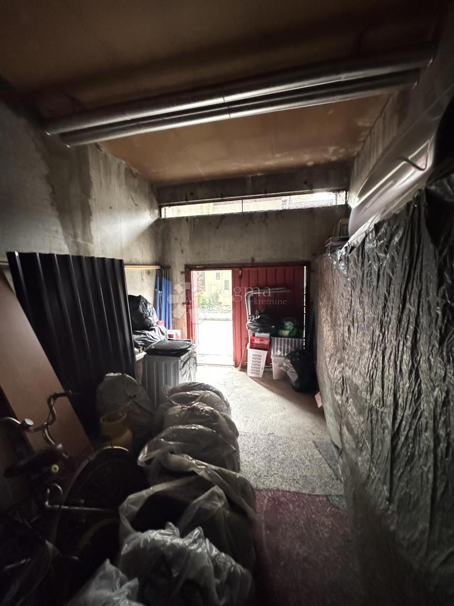 Garaža Travno, Novi Zagreb - Istok, 21,24m2